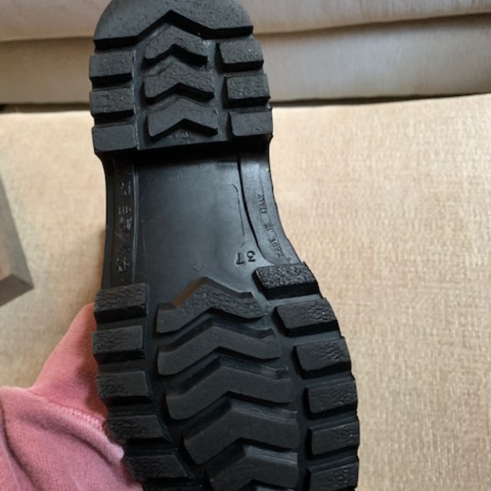 Burberry Rainboots - Picture 3 of 3
